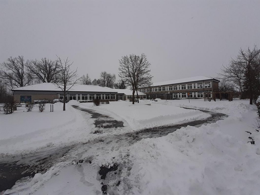 unsere gangolfschule im schnee_20210208